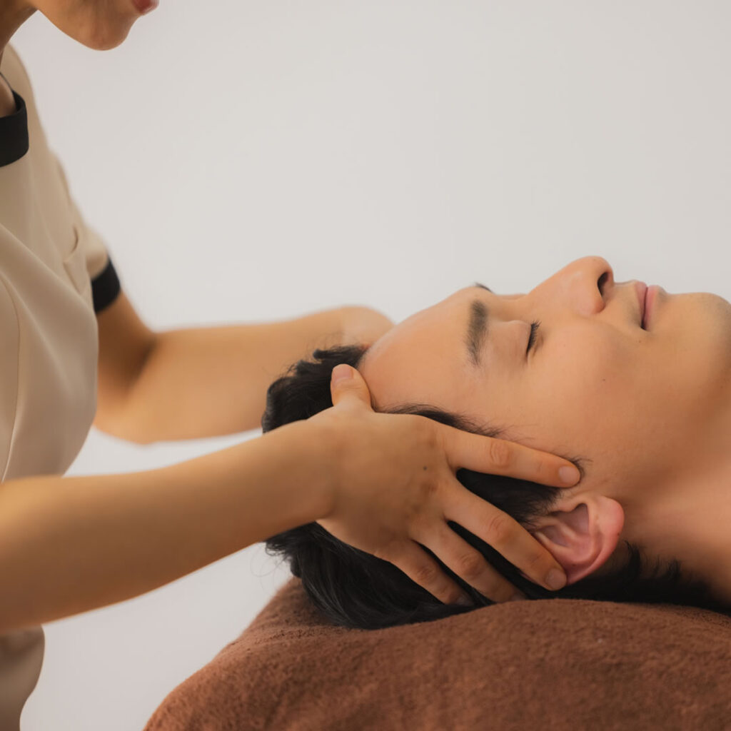 脱毛をしようとしている男性